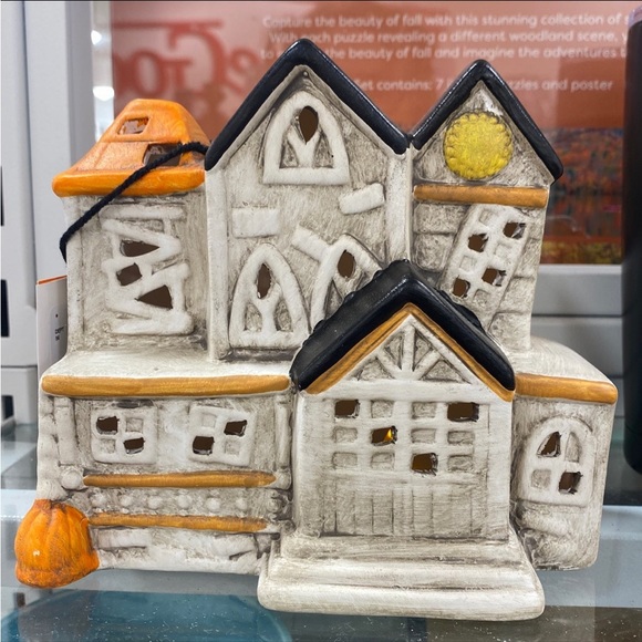 Light-Up Haunted House Flickering Light Luminary - Picture 3 of 8